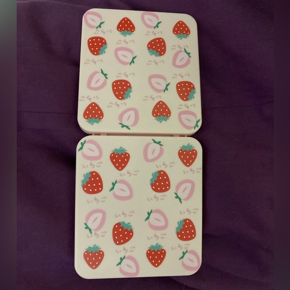 Strawberry Game Case for Nintendo Switch & Micro SD Cards NWOT - Picture 5 of 6